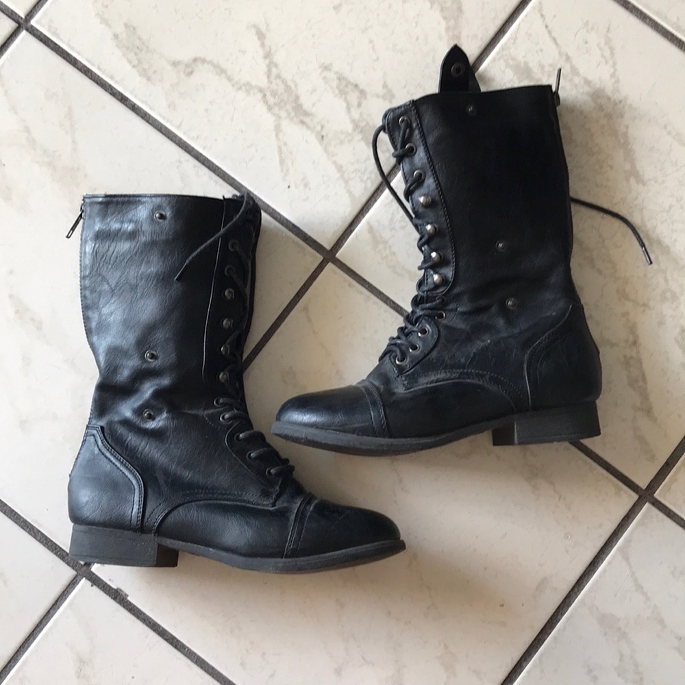Combat boots